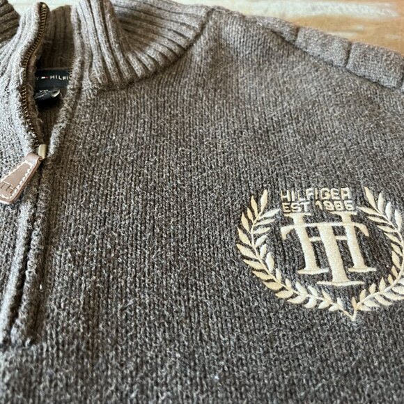 Tommy brown 1/4 zip sweater - Picture 4 of 5